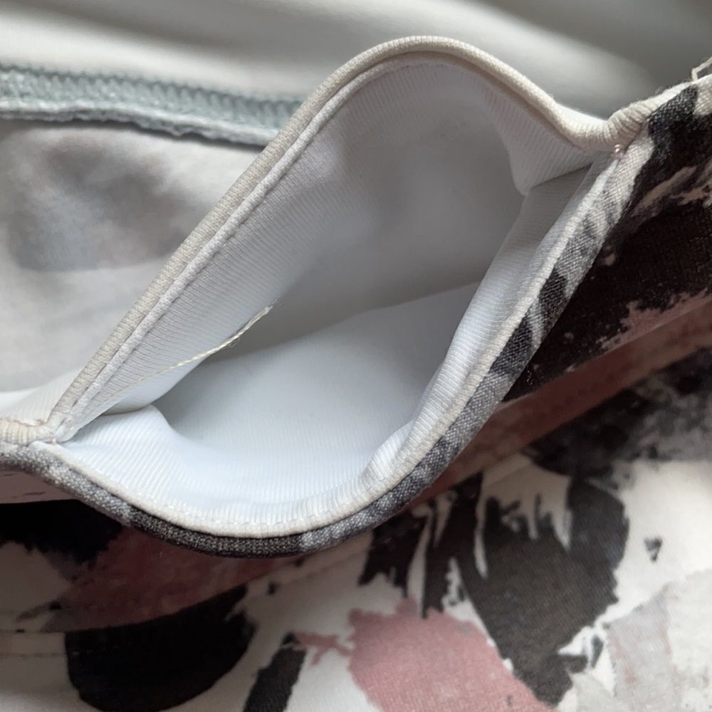 Calvin Klein Performance Abstract Flower Patterned Leggings - Picture 4 of 9